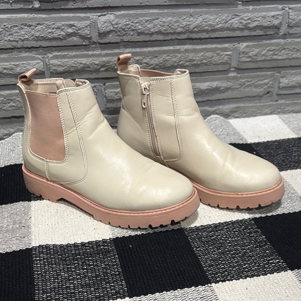 Cream and Pink Wonder Nation Chelsea Boots